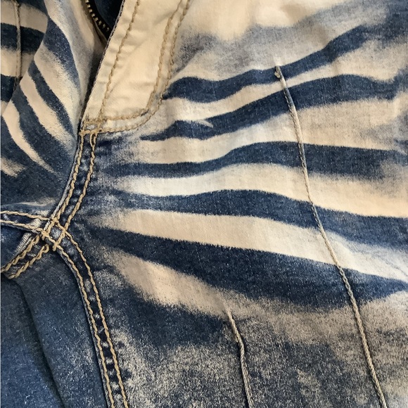 Dollhouse flare jeans - Picture 2 of 9